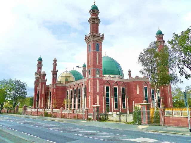 Al-Jamia Suffa-Tul-Islam Grand Mosque