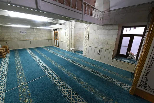Dinari Pamuk Camii