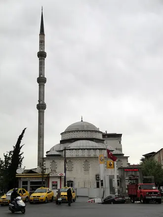 Fatih Sultan Mehmet Mahallesi Cami