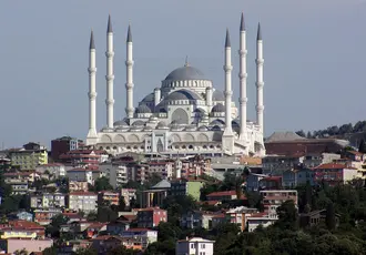 Büyük Çamlıca Camii