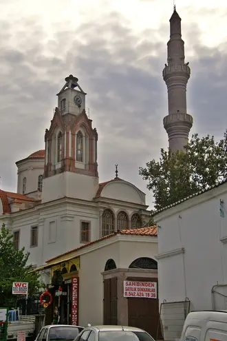 Saatli Camii