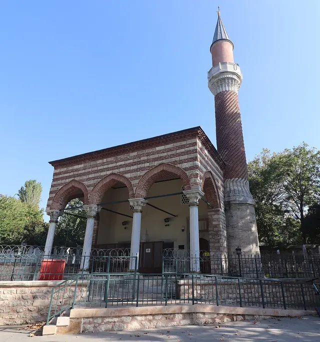 Burmalı Mescit