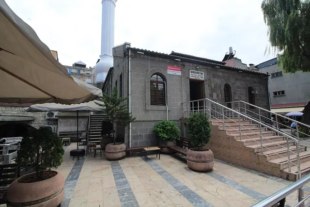 Hatuncuk Hatun Camii, Ortahisar