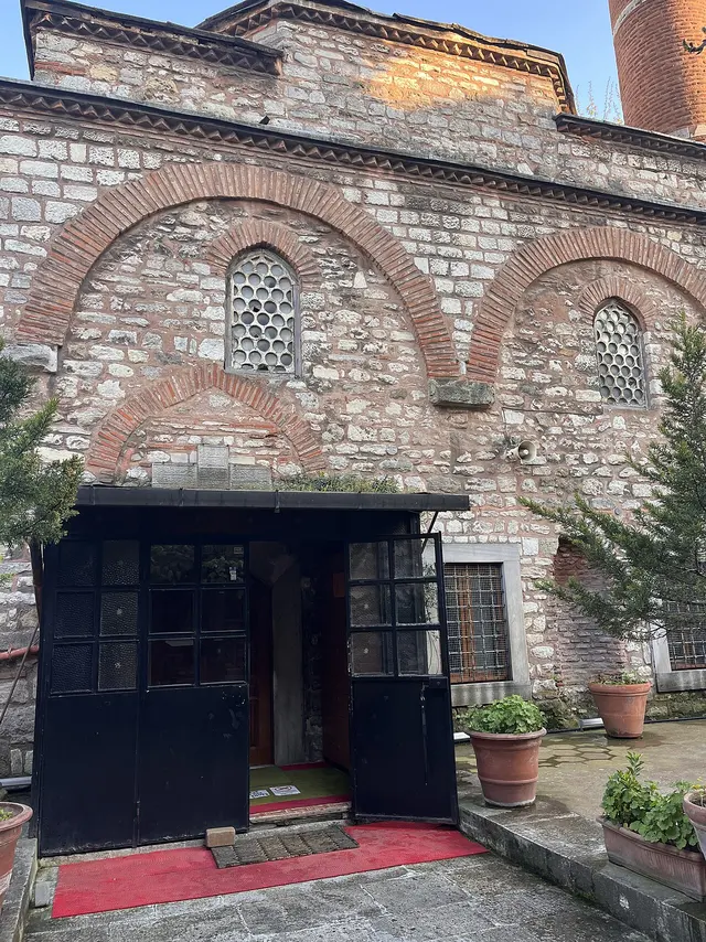 İshak Paşa Camii