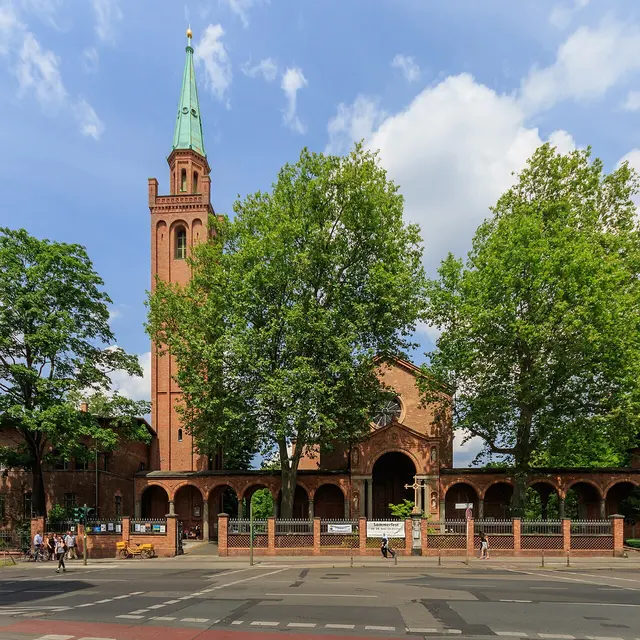 İbn Rüşd-Goethe Camii
