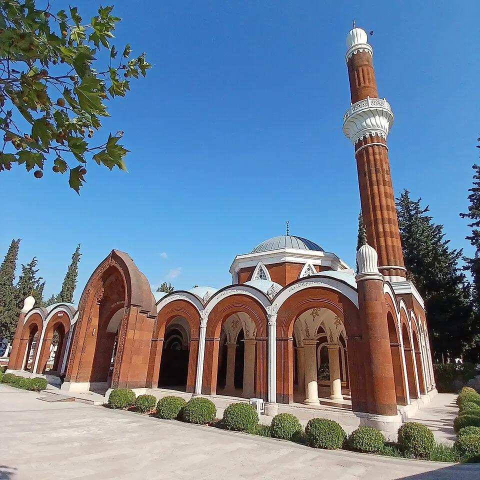 Celal Karakaş Camii