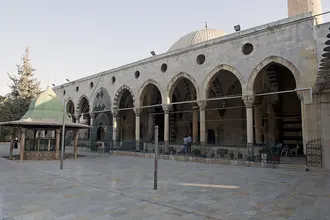 El-Adiliyah Camii
