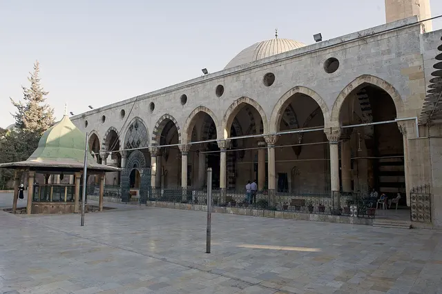 El-Adiliyah Camii