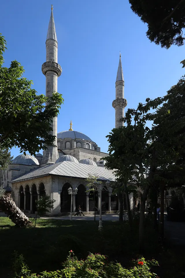 Eski Valide Camii