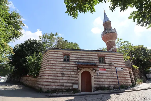 Sarı Beyazıt Camii