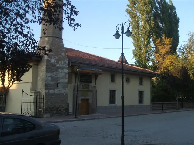 Sadrettin Konevi Camii