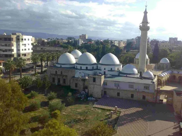 Sultan İbrahim bin Edhem Camii