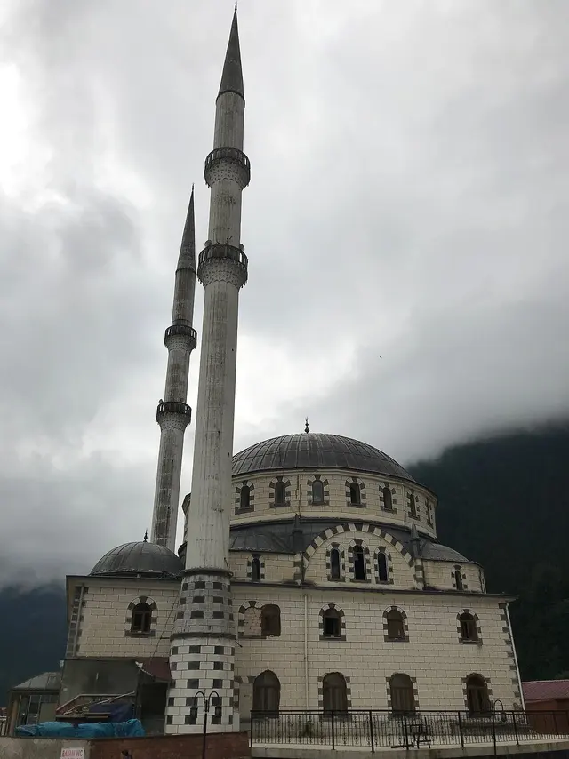 Gölbaşı Camii