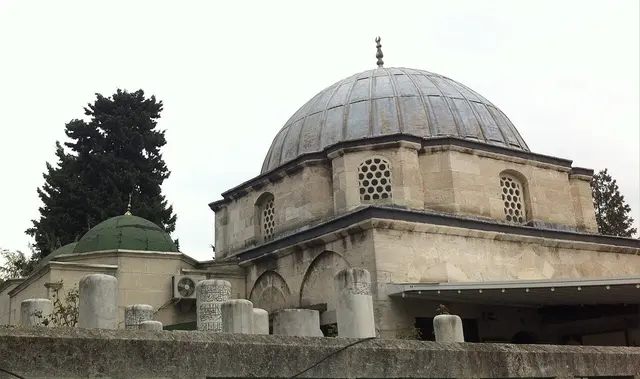 Saçlı Abdülkadir Efendi Camii