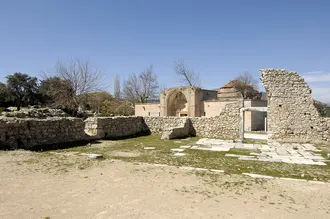 Orhan Camii, Beçin
