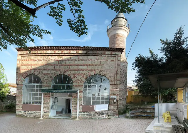 Duhter-i Şeref Camii