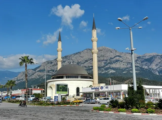 Huzur Camii