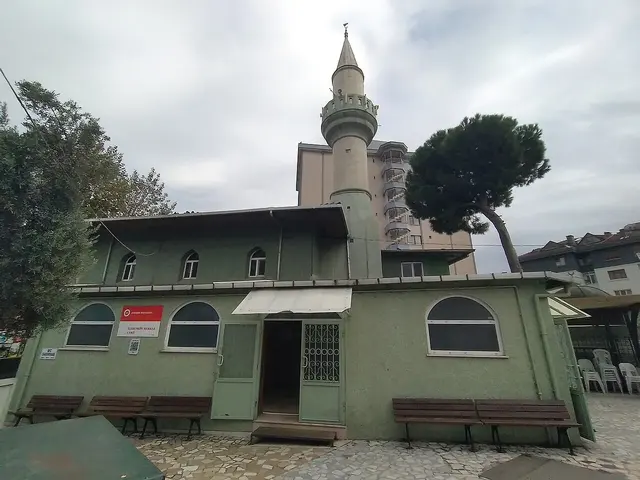 İçerenköy Camii